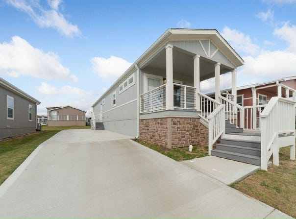 14 Secluded Ranch Bend, Willis, TX 77318