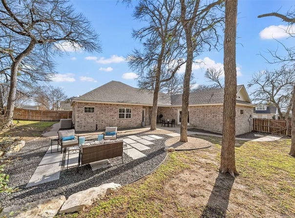 117 Lost Oaks Drive, Waco, TX 76705