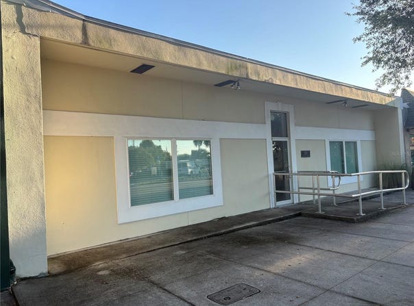 200 W BAY Drive, LARGO, FL 33770