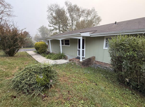 404 CONFEDERATE Cir, Lexington, VA 24450