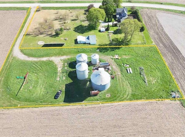 435 Buckeye Rd, WestLiberty, IA 52776