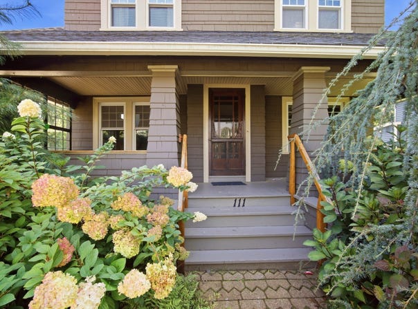111 Greenacre Avenue, Longmeadow, MA 01106