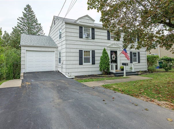 50 Hillside Drive, Geneva, NY 14456