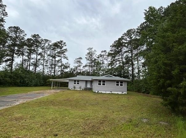 321 Circle Heights Dr., Loris, SC 29569