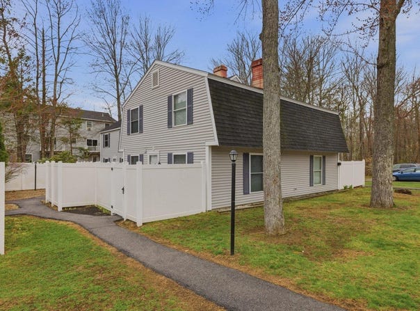 4 Hemlock Forest, Dover, NH 03820