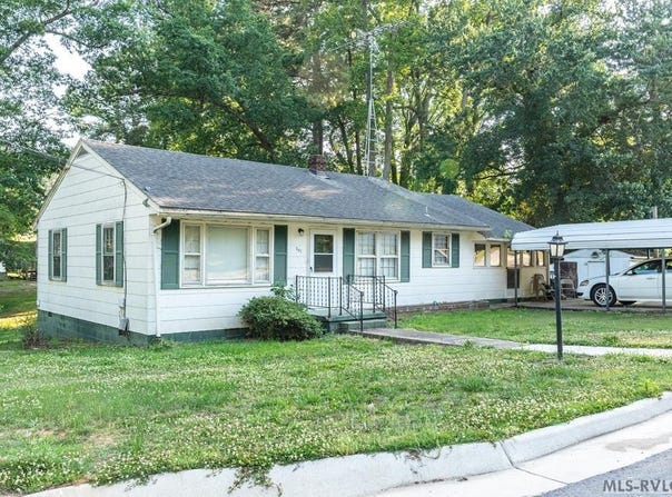 201 W Third St, South Hill, VA 23970
