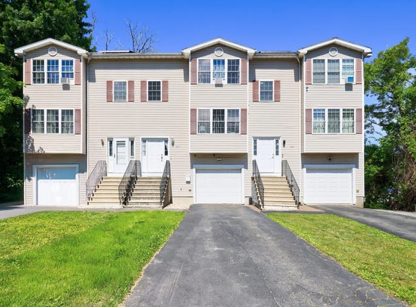 22B Bancroft St, Worcester, MA 01610