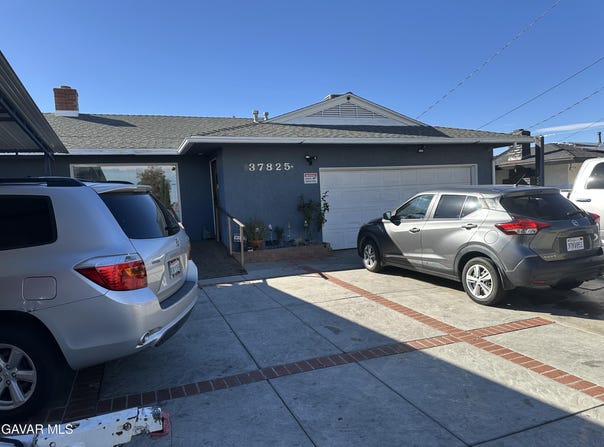 37825 E 5th Street, Palmdale, CA 93550