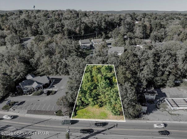 332 N 9th St, Stroudsburg, PA 18360