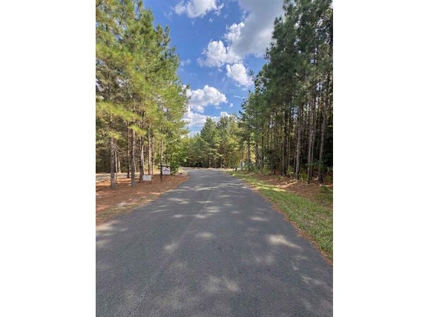 131 S Spruce Trail, Broken Bow, OK 74728