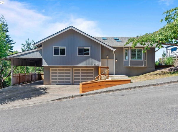 2460 STEPHANIE Ln, NorthBend, OR 97459