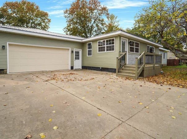 204 Williams St., Henry, IL 61537