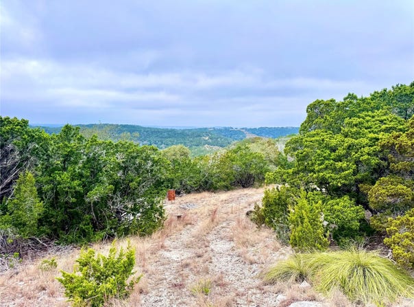123 Fox Trail Dr, Center Point, TX 78013