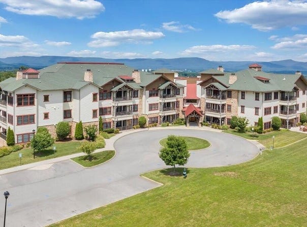 5442 The Peaks Dr, Roanoke, VA 24018