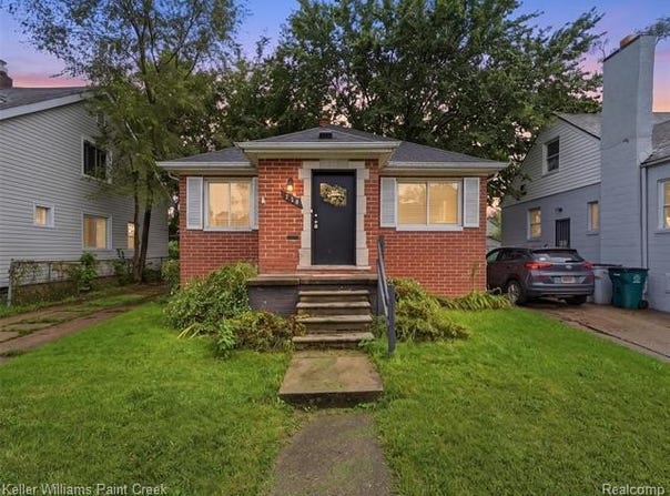 550 E Muir Avenue, Hazel Park, MI 48030