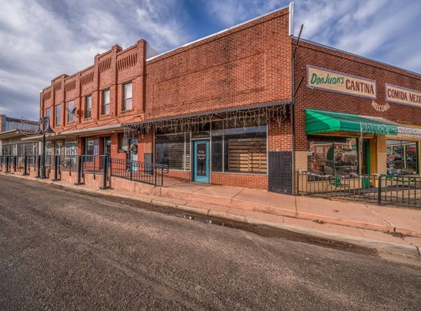 218 E 1st Street, Hughes Springs, TX 75656