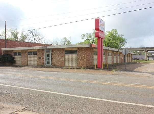 319 W COLUMBIA, San Augustine, TX 75972