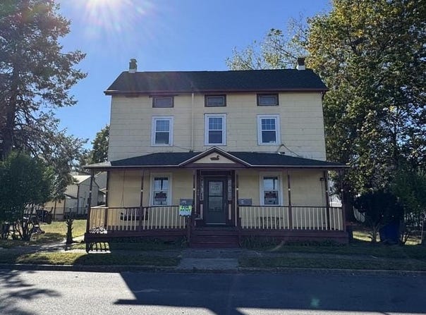 310 FRONT STREET, BEVERLY, NJ 08010