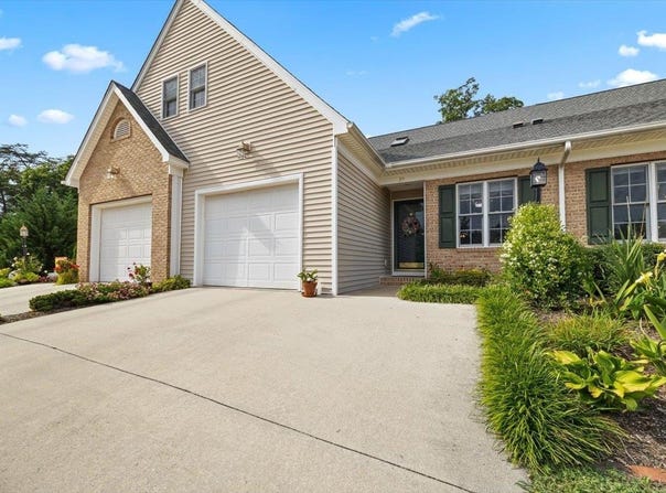 35 HICKORY NUT LN, STAUNTON, VA 24401