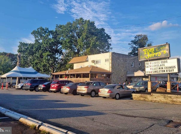1006 MACDADE BLVD, FOLSOM, PA 19033