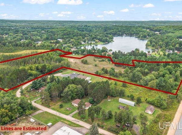 W Frank Pipp Drive, Iron Mountain, MI 49801