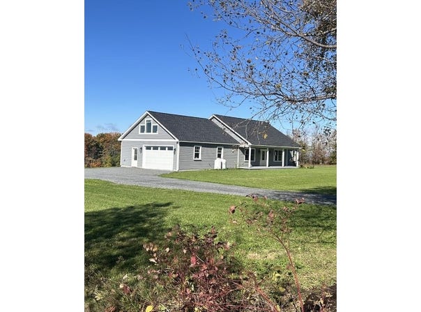 87 Yorktown Road, Albion, ME 04910