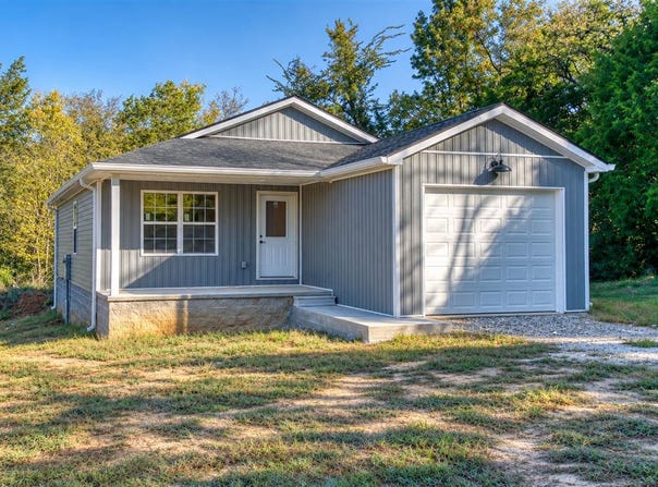 911 E 2nd Street, Russellville, KY 42276
