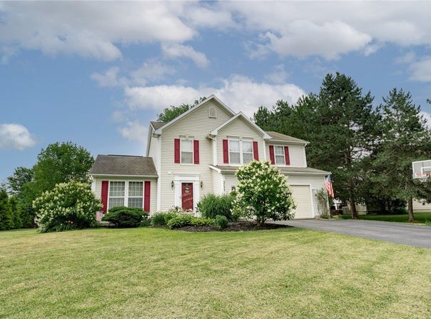 3733 Deer Meadow Run, Macedon, NY 14502