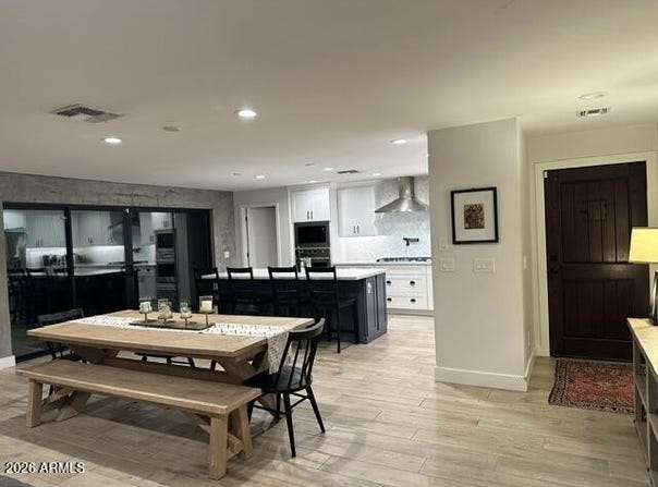 301 E ROYAL PALM Road, Phoenix, AZ 85020
