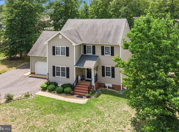 112 CENTRAL Parkway, AYLETT, VA 23009