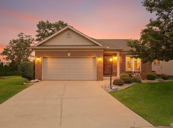 18131 N Cloverleaf Drive, South Bend, IN 46637