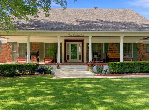 301 W 10th Street, Willow Springs, MO 65793
