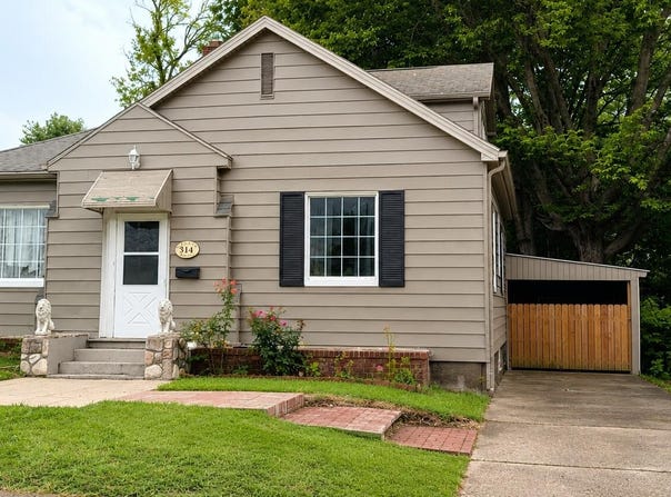 314 Rea St, Marshall, MO 65340