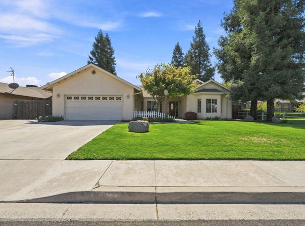 2731 E Feemster Avenue, Visalia, CA 93292
