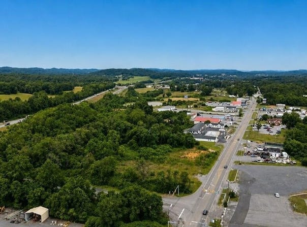 Lee Highway, Bristol, VA 24202