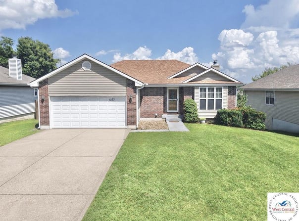 1023 Fox Run Drive, Warrensburg, MO 64093