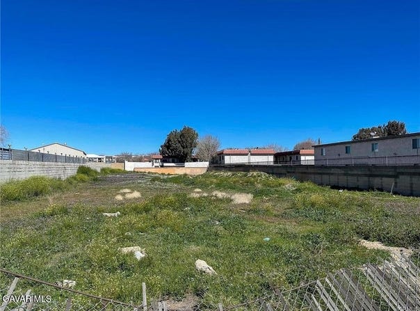 Ave R Vic 9th Ste, Palmdale, CA 93550