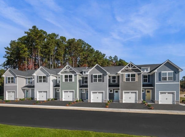 2 HOLLY POINT RUN, STAUNTON, VA 24401