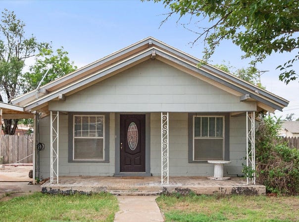 307 W Spruce St, Lockney, TX 79241
