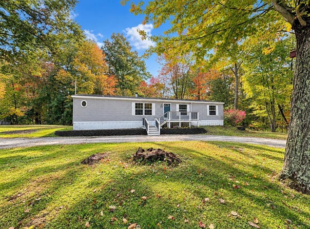2126 State Road, Eliot, ME 03903