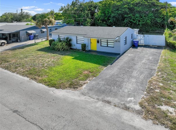 1610 S 24th Ct, Hollywood, FL 33020