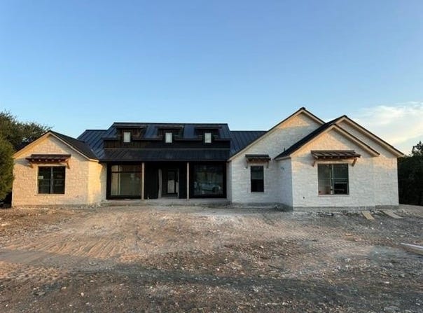 1117 Mountain Pond Rd, Georgetown, TX 78633