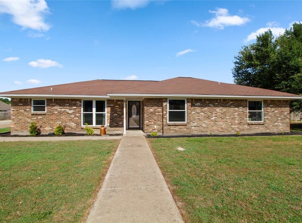 8 Circle Drive, Teague, TX 75860