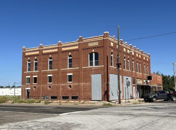 101 N Main St, Crowell, TX 79227