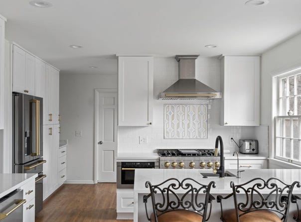 355 Margaret Circle, Wayzata, MN 55391
