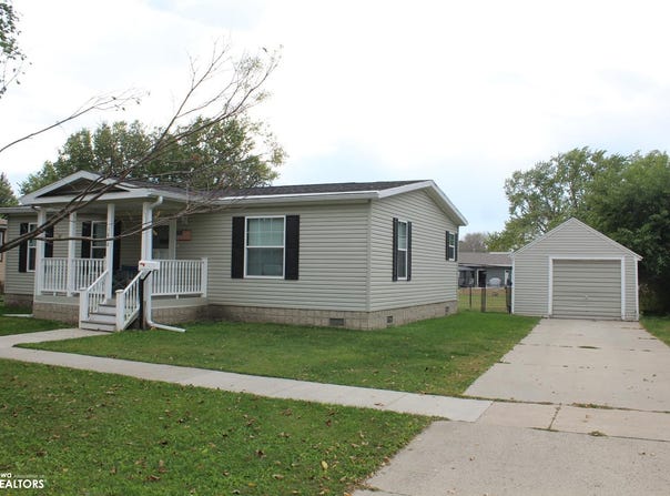 1050 Bush Avenue, Garner, IA 50438