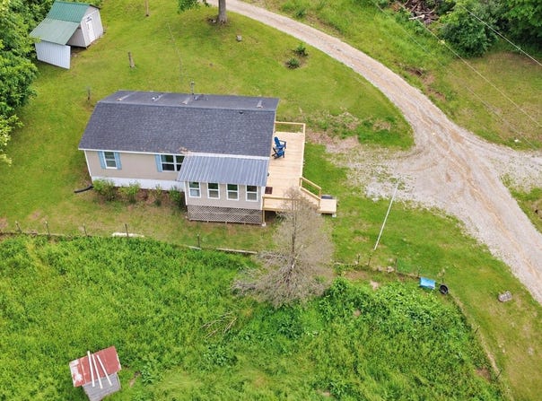 95 Mathews Mountain, Milton, WV 25541