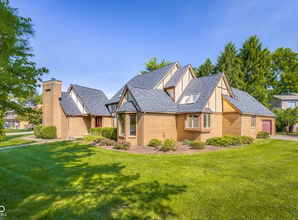 1058 Junco Drive, Columbus, IN 47203
