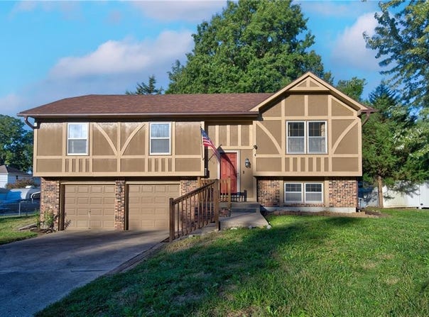 5712 Long Avenue, Shawnee, KS 66216