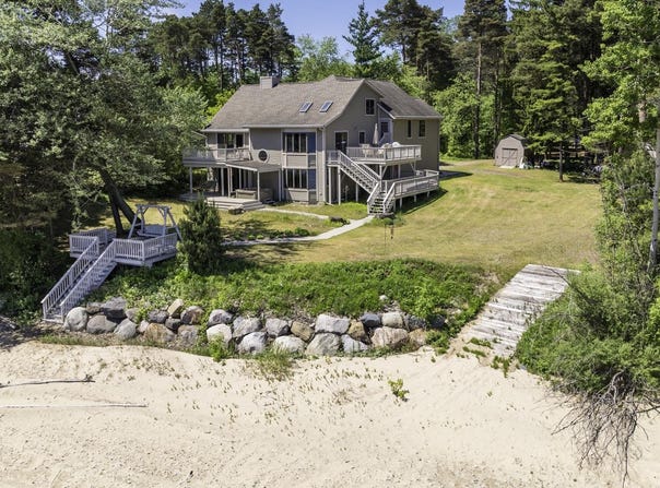 3388 N Lakeshore Road, Deckerville, MI 48427